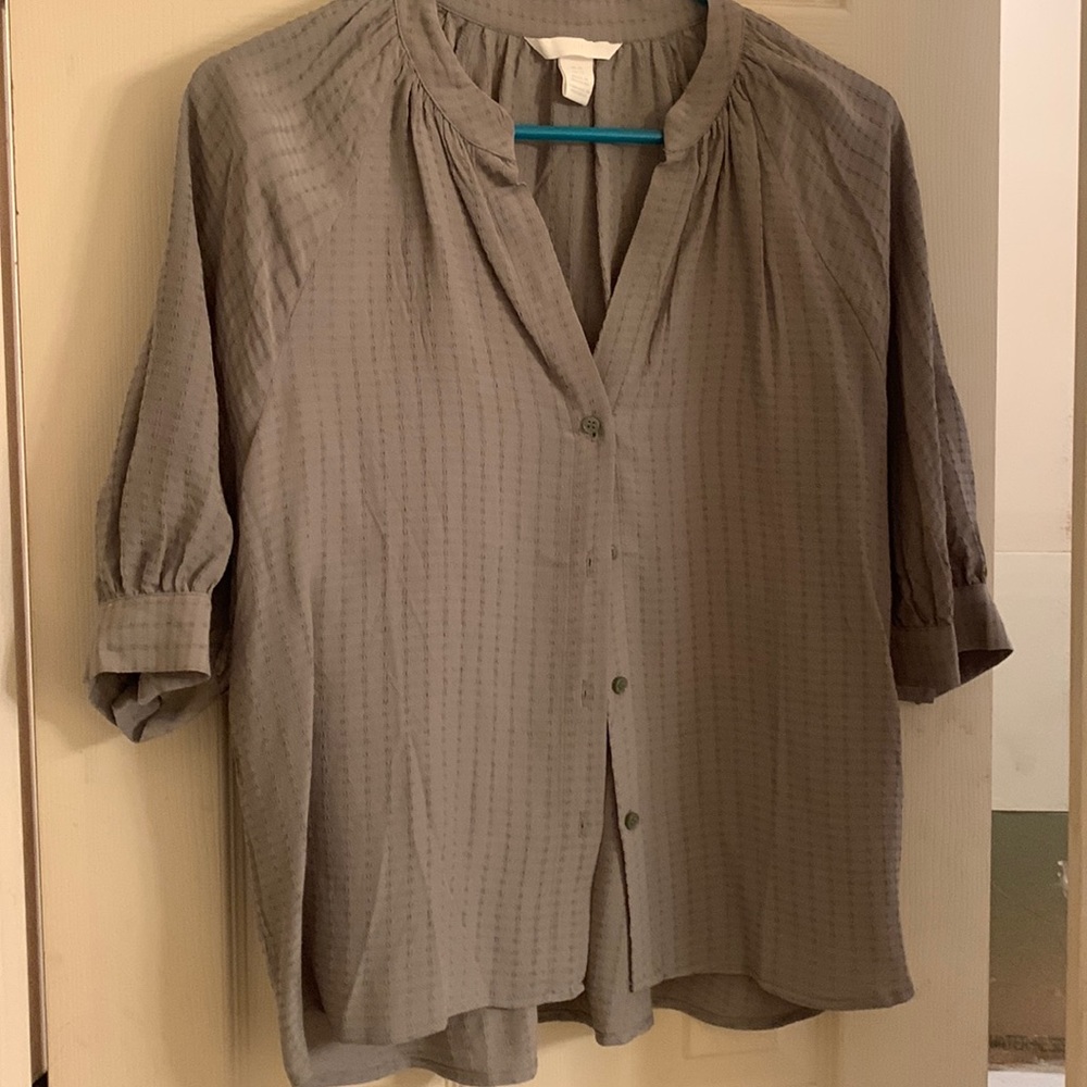 H&M Green button down blouse